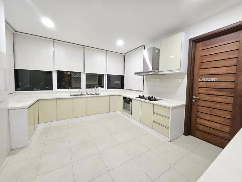 Kondominium untuk Dijual di H Residence (One Ritz Residence / Kelawai View) - Mervyn Seah - Kitchen - PropertyGuru.com.my