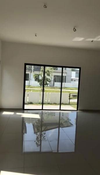 Rumah Berkembar untuk Dijual di Bandar Tropicana Aman (Telok Panglima Garang) - LS Chu - Living Room - PropertyGuru.com.my
