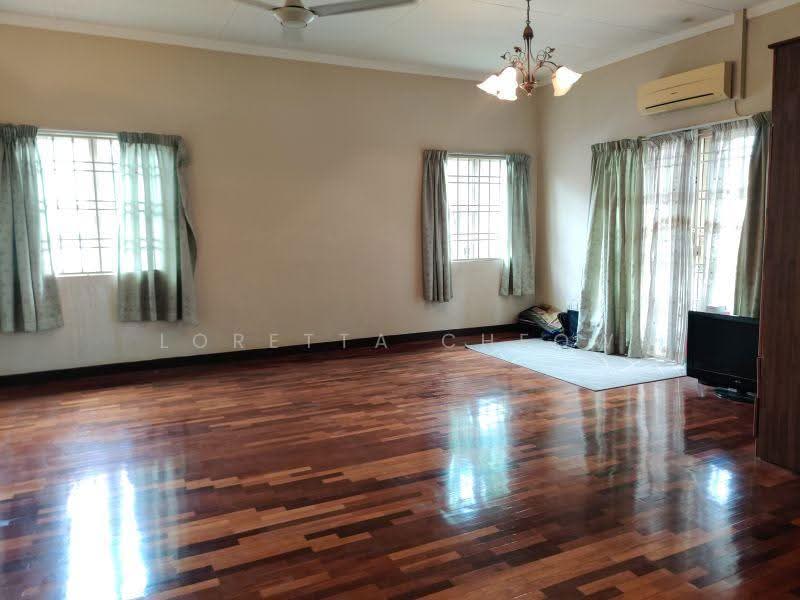 Semi-Detached House for Sale in Usj 3a (Subang Jaya) - Loretta Cheow - Master Bedroom - PropertyGuru.com.my