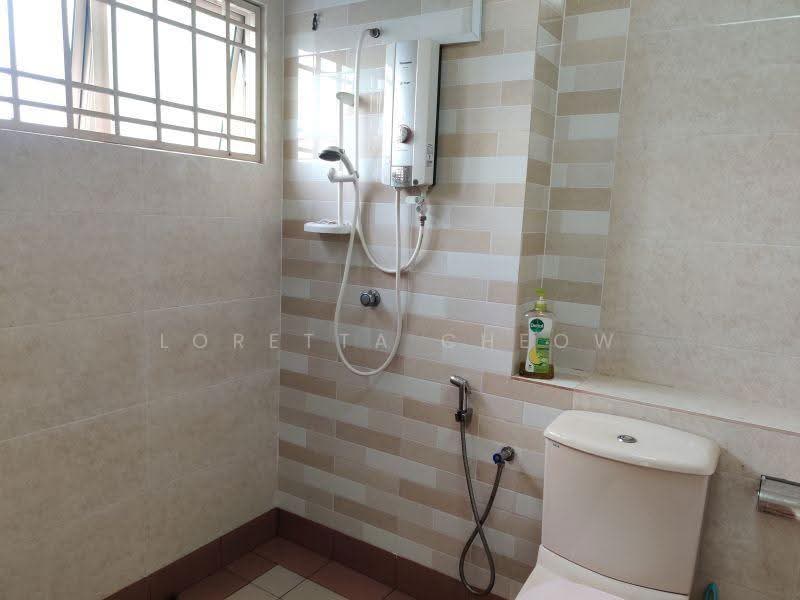 Semi-Detached House for Sale in Usj 3a (Subang Jaya) - Loretta Cheow - Master Bathroom - PropertyGuru.com.my