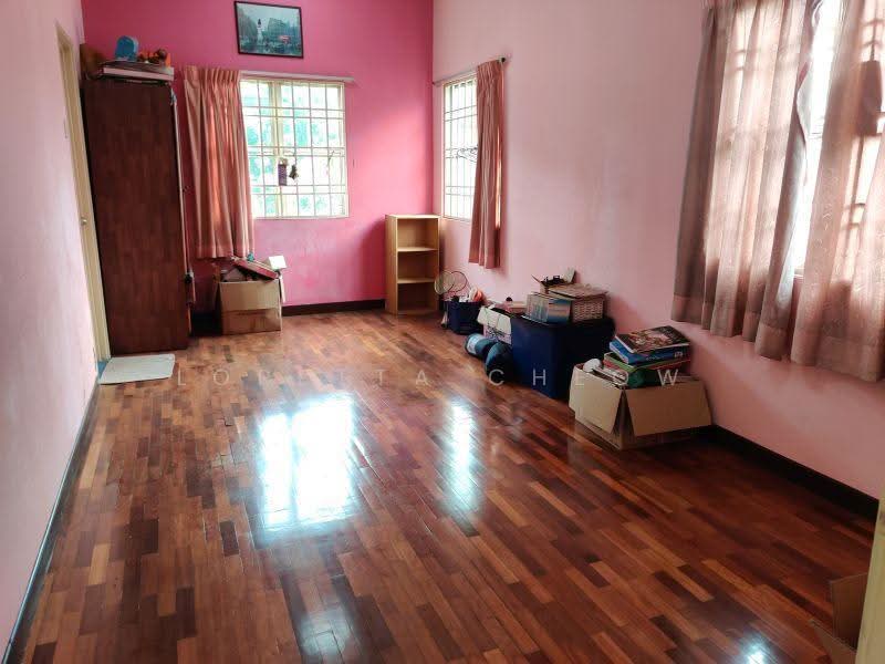 Semi-Detached House for Sale in Usj 3a (Subang Jaya) - Loretta Cheow - 2nd Bedroom - PropertyGuru.com.my