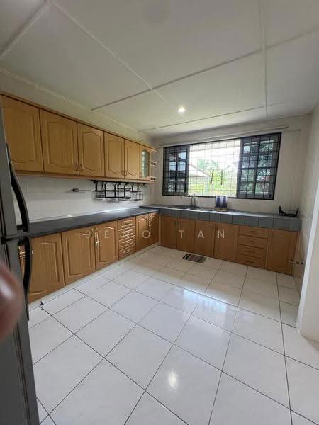 2-storey Terraced House for Rent in Kuching (Sarawak) - Jeno Tan - Kitchen - PropertyGuru.com.my