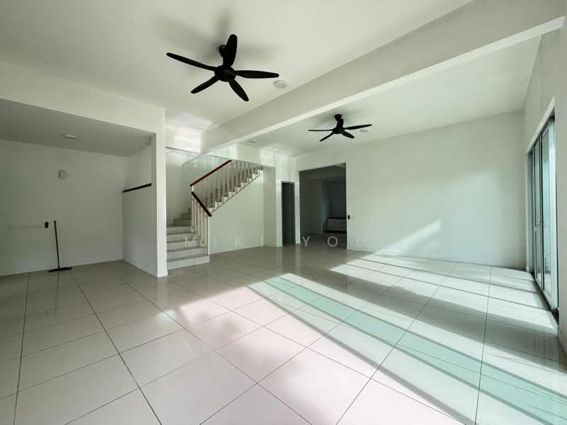 2-storey Terraced House for Rent in Bandar Saujana Putra (Tanjong Duabelas) - Miki You - Living Room - PropertyGuru.com.my