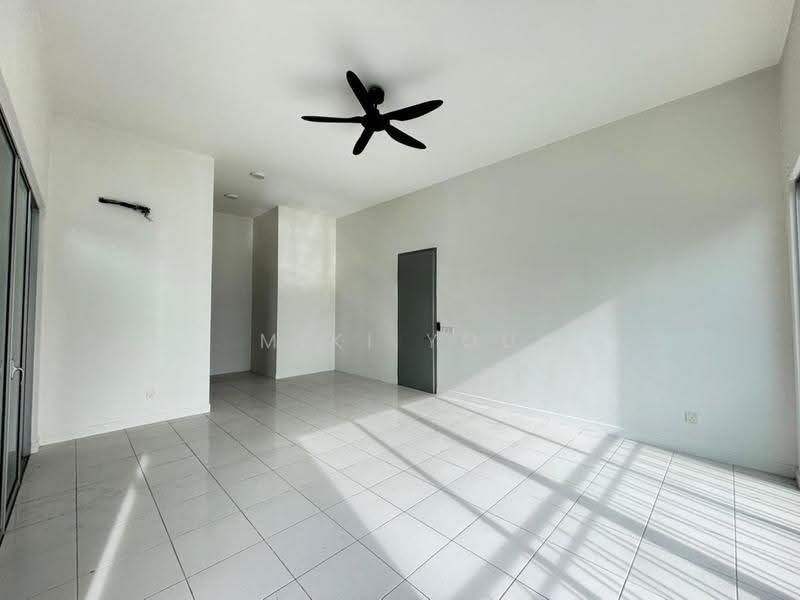 2-storey Terraced House for Rent in Bandar Saujana Putra (Tanjong Duabelas) - Miki You - Living Room - PropertyGuru.com.my