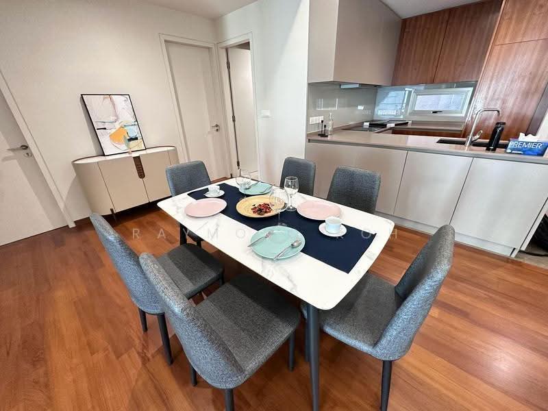 Kediaman Servis untuk Dijual di Stonor 3 - Raymond Koh - Dining Room - PropertyGuru.com.my