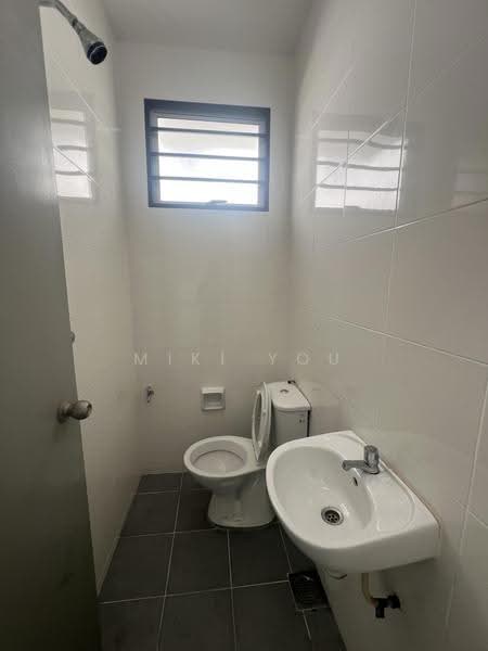 Rumah Teres 2-Tingkat untuk Disewa di Kota Kemuning (Shah Alam) - Miki You - Bathroom - PropertyGuru.com.my