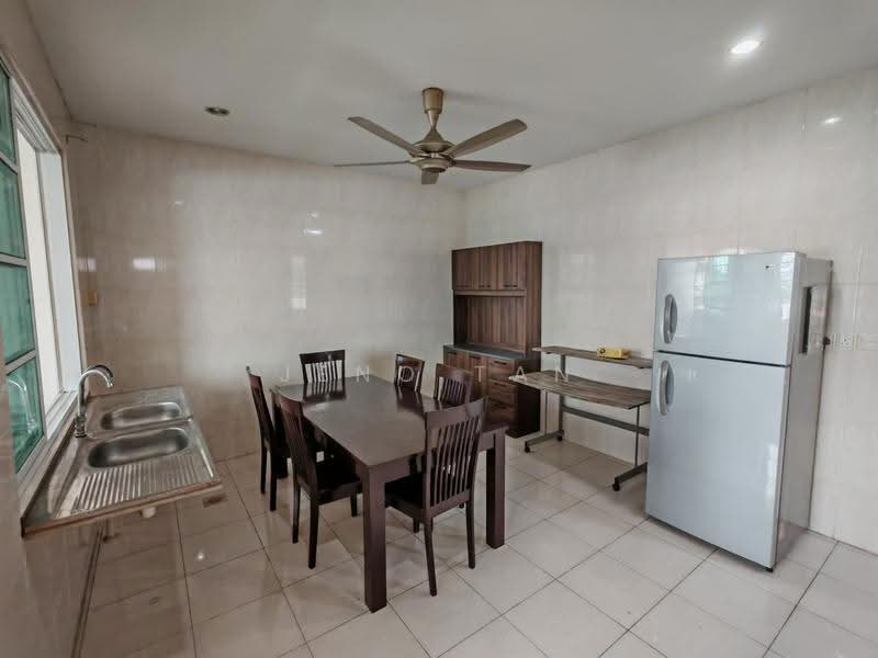 Semi-Detached House for Rent in Kuching (Sarawak) - Jeno Tan - Kitchen - PropertyGuru.com.my