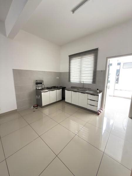 Rumah Teres 2-Tingkat untuk Disewa di Bandar Rimbayu (Telok Panglima Garang) - Miki You - Kitchen - PropertyGuru.com.my
