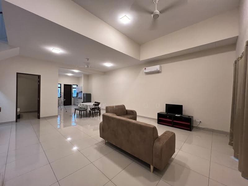 Rumah Teres 2-Tingkat untuk Disewa di Bandar Rimbayu (Telok Panglima Garang) - Miki You - Living Room - PropertyGuru.com.my