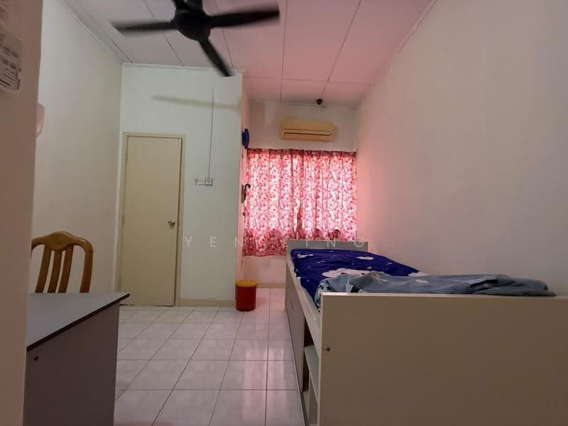 2-storey Terraced House for Rent in Bandar Bukit Puchong (Puchong) - Yen Ling - Bedroom - PropertyGuru.com.my