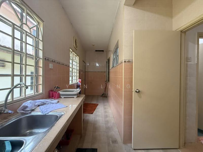 2-storey Terraced House for Rent in Bandar Bukit Puchong (Puchong) - Yen Ling - Kitchen - PropertyGuru.com.my