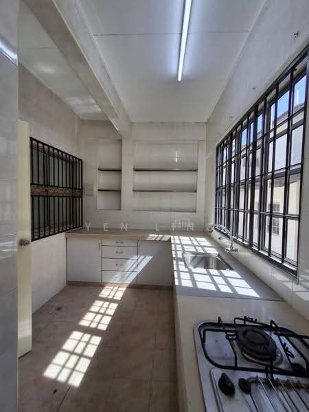 Rumah Teres 2-Tingkat untuk Disewa di Bandar Bukit Puchong (Puchong) - Yen Ling - Kitchen - PropertyGuru.com.my