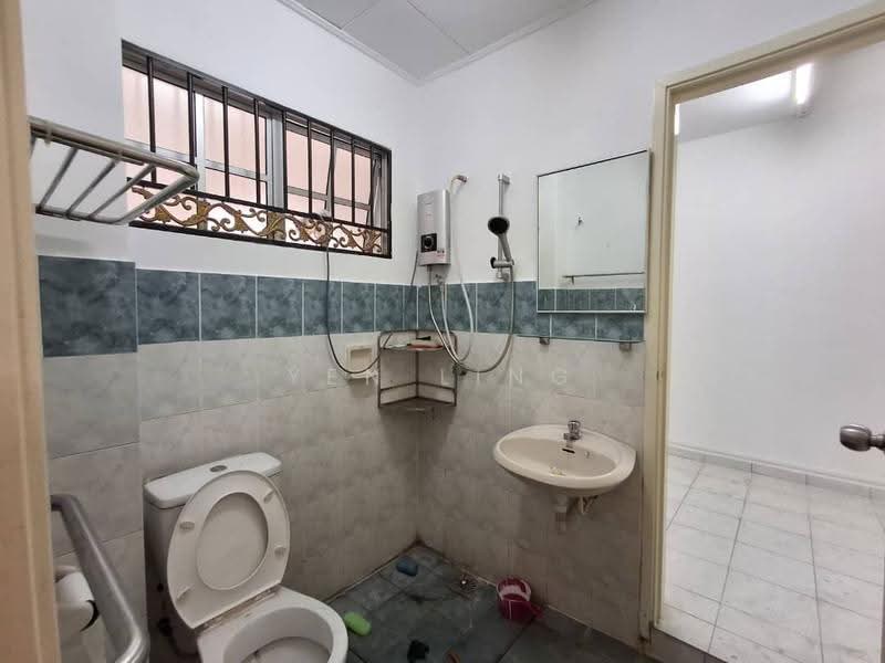 Rumah Teres 2-Tingkat untuk Disewa di Bandar Bukit Puchong (Puchong) - Yen Ling - Bathroom - PropertyGuru.com.my
