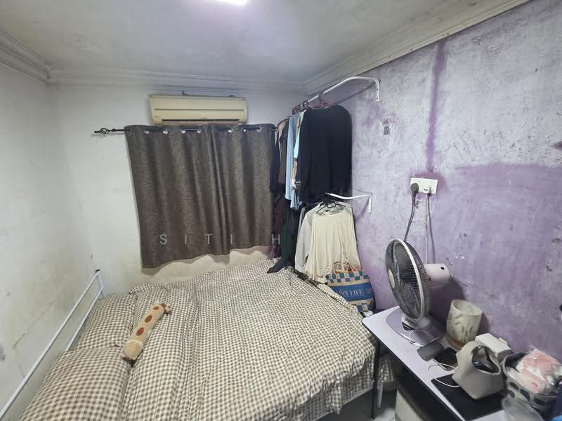 Rumah Flat untuk Dijual di Gugusan Seroja - Siti Hajar - Bedroom - PropertyGuru.com.my