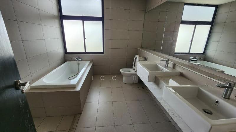 Rumah Teres 3-Tingkat untuk Disewa di Senibong Cove (Masai) - Nico Ho - Bathroom - PropertyGuru.com.my