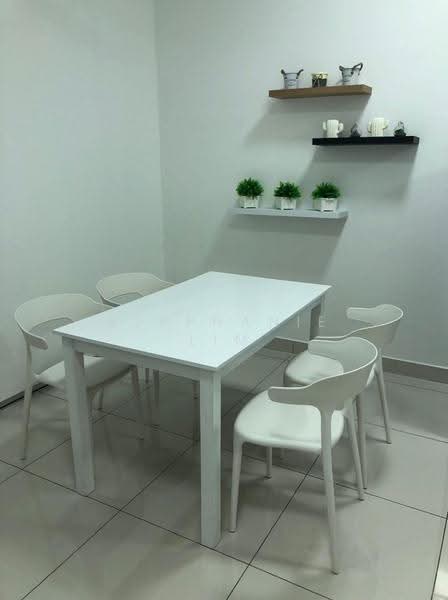 Service Residence for Rent at Impiria Residensi Bukit Tinggi Klang - Stephanie Lim - Dining Room - PropertyGuru.com.my