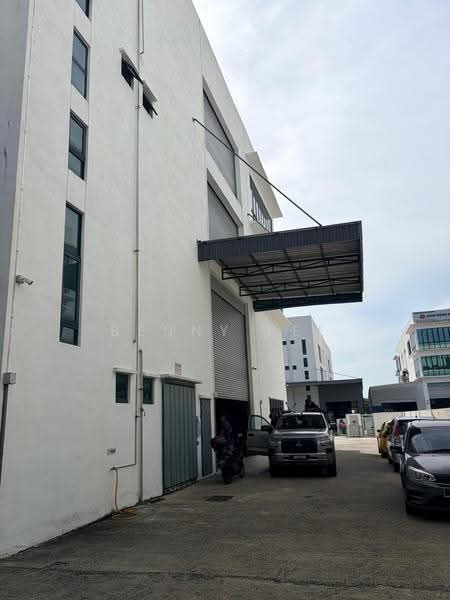 Kilang Berkembar untuk Disewa di Taman Perindustrian Bukit Serdang (Seri Kembangan) - Benny Lee - Exterior - PropertyGuru.com.my