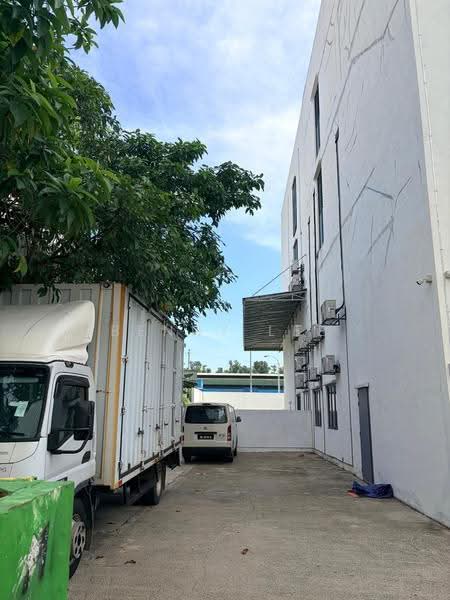 Kilang Berkembar untuk Disewa di Taman Perindustrian Bukit Serdang (Seri Kembangan) - Benny Lee - Exterior - PropertyGuru.com.my