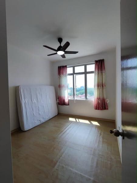 Kediaman Servis untuk Disewa di Larkin Heights - Wallace Ang - Bedroom - PropertyGuru.com.my