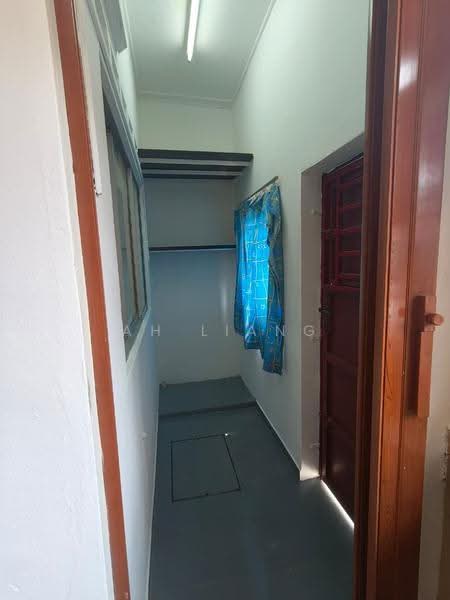 1-storey Terraced House for Sale in Taman Pulai Emas (Kulai) - Ah Liang - Corridor - PropertyGuru.com.my