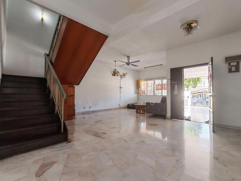 2-storey Terraced House for Rent in BANDAR PUCHONG JAYA (Puchong) - Yen Ling - Living Room - PropertyGuru.com.my