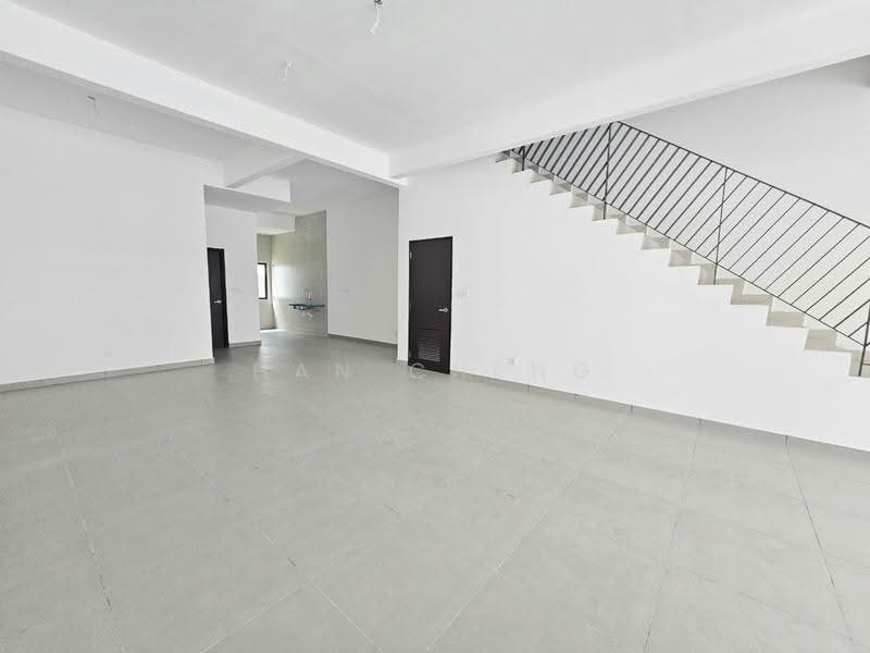 3-storey Terraced House for Sale in Batu 9 (Cheras) - Han Cheng - PropertyGuru.com.my