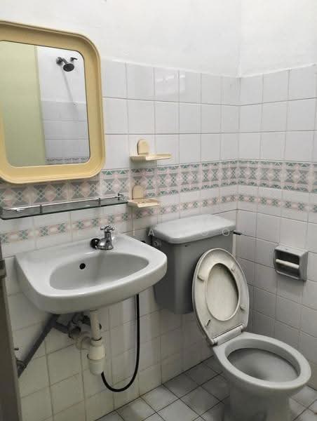 Rumah Teres 2-Tingkat untuk Disewa di Usj 4 (Subang Jaya) - Lydia Loo - Bathroom - PropertyGuru.com.my