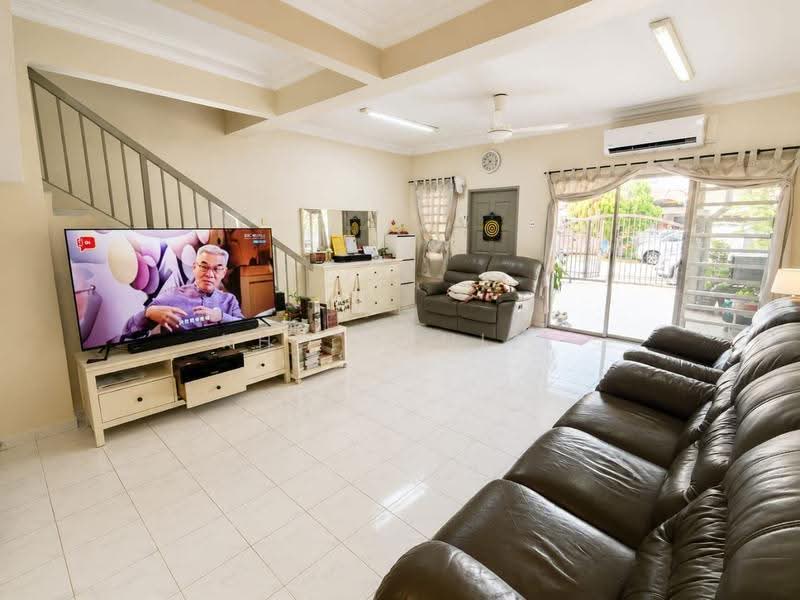 Rumah Teres 2-Tingkat untuk Dijual di Kota Kemuning (Shah Alam) - Kho Daniel - Living Room - PropertyGuru.com.my