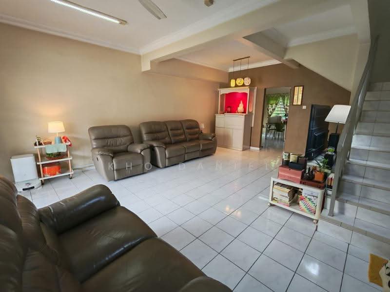 Rumah Teres 2-Tingkat untuk Dijual di Kota Kemuning (Shah Alam) - Kho Daniel - Living Room - PropertyGuru.com.my