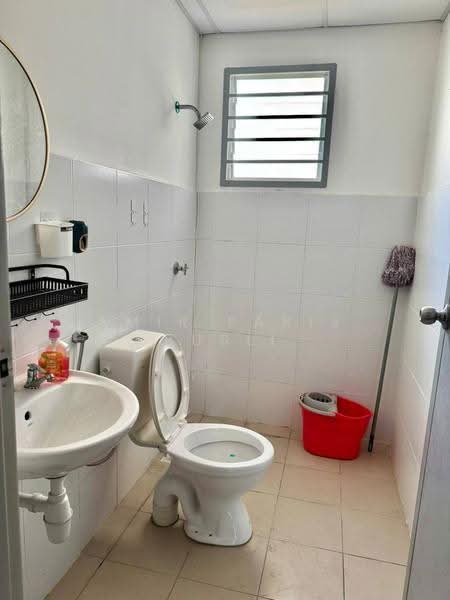 Apartment for Sale at Denai Nusantara Apartment - Amir Faris Rusli - Bathroom - PropertyGuru.com.my