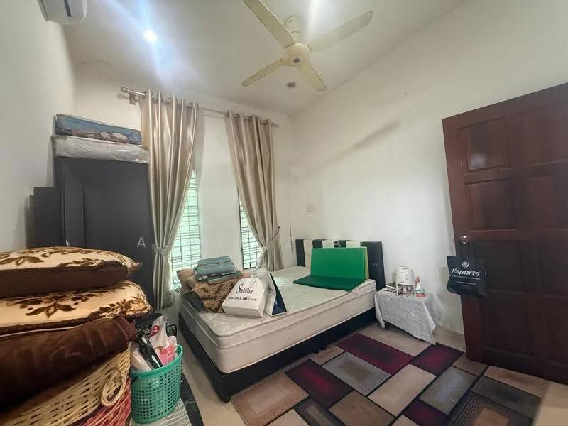Bungalow House untuk Dijual di Taman Sri Lambak (Kluang) - ALHAFIZ AZIS - Bedroom - PropertyGuru.com.my