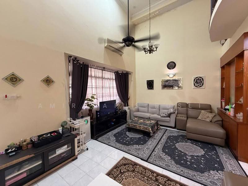 Rumah Teres 1.5-Tingkat untuk Dijual di Taman Pelangi Indah (Ulu Tiram) - Amir Faris Rusli - Living Room - PropertyGuru.com.my