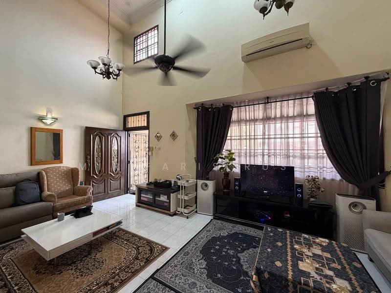 Rumah Teres 1.5-Tingkat untuk Dijual di Taman Pelangi Indah (Ulu Tiram) - Amir Faris Rusli - Living Room - PropertyGuru.com.my