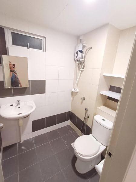Pangsapuri untuk Dijual di Seri Kasturi Apartments - Rafedah Binti Abdul Aziz - Bathroom - PropertyGuru.com.my