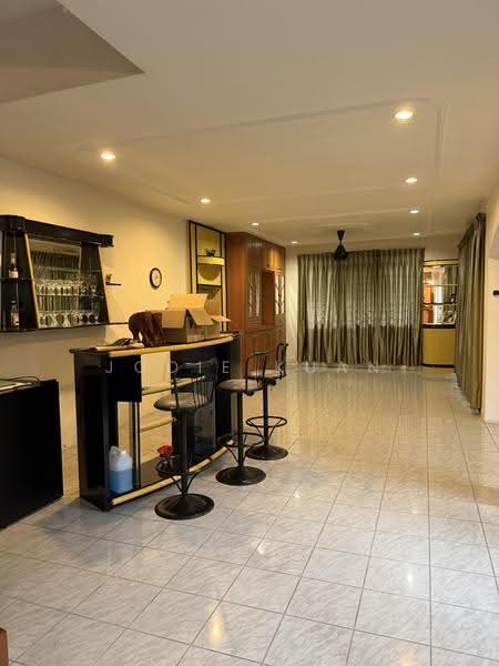 Bungalow House untuk Dijual di Taman Chateau (Ipoh) - Jodie Kuan - Dining Cum Bar - PropertyGuru.com.my