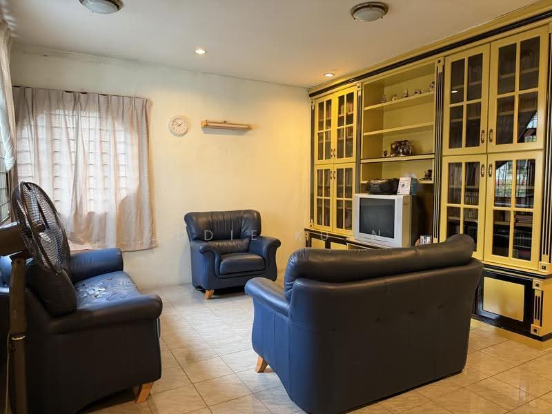 Bungalow House untuk Dijual di Taman Chateau (Ipoh) - Jodie Kuan - Family Area - PropertyGuru.com.my