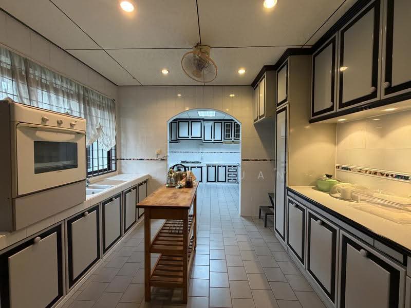 Bungalow House untuk Dijual di Taman Chateau (Ipoh) - Jodie Kuan - Dry Kitchen - PropertyGuru.com.my