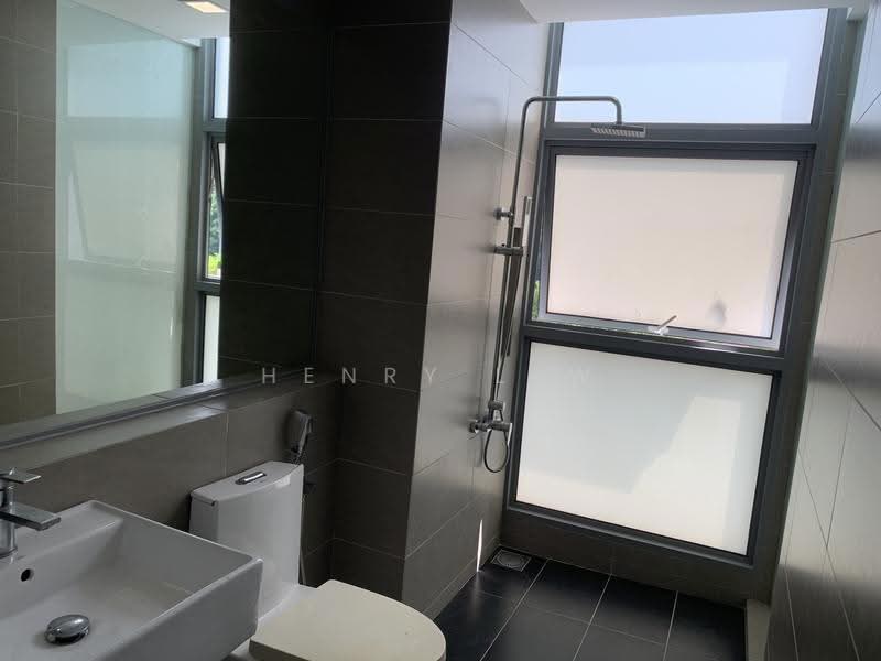 Condominium for Sale at Lakefront Residence - Henry Lew - Bathroom - PropertyGuru.com.my