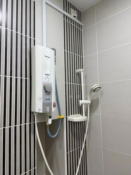 Kediaman Servis untuk Dijual di Sky Loft Premium Suites - Kim Hon - Bathroom - PropertyGuru.com.my