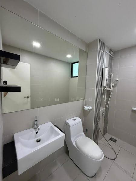 Kediaman Servis untuk Dijual di Sky Loft Premium Suites - Kim Hon - Bathroom - PropertyGuru.com.my