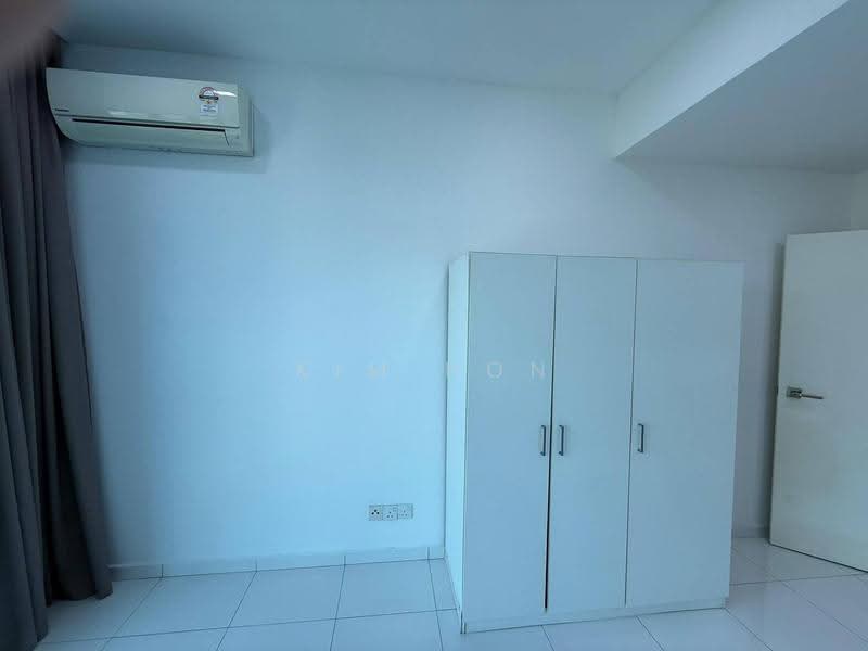 Kediaman Servis untuk Dijual di Sky Loft Premium Suites - Kim Hon - Bedroom - PropertyGuru.com.my