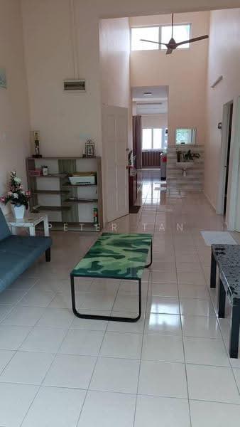 Rumah Flat untuk Disewa di Ang Seng Mansion - Peter Tan - Living Room - PropertyGuru.com.my