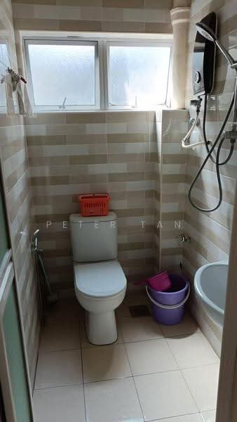 Rumah Flat untuk Disewa di Ang Seng Mansion - Peter Tan - Bathroom - PropertyGuru.com.my