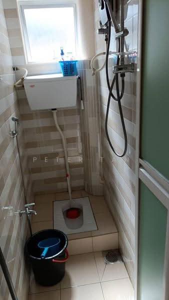 Rumah Flat untuk Disewa di Ang Seng Mansion - Peter Tan - Bathroom - PropertyGuru.com.my