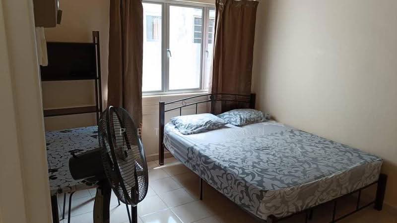 Rumah Flat untuk Disewa di Ang Seng Mansion - Peter Tan - Bedroom - PropertyGuru.com.my