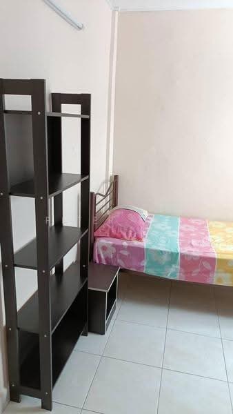 Rumah Flat untuk Disewa di Ang Seng Mansion - Peter Tan - Bedroom - PropertyGuru.com.my