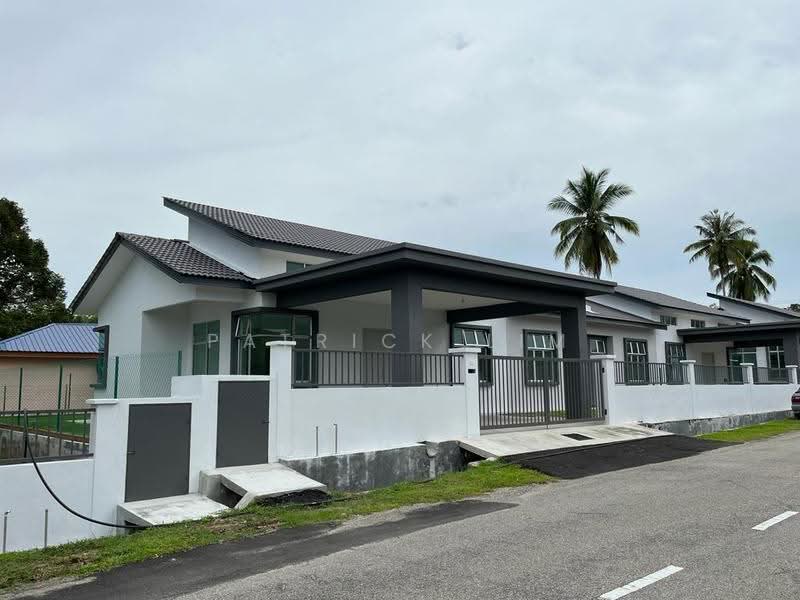 Rumah Berkembar untuk Dijual di Alor Gajah (Melaka) - Patrick Lim - Exterior - PropertyGuru.com.my
