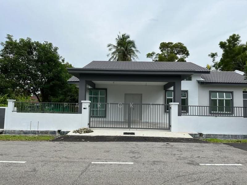 Rumah Berkembar untuk Dijual di Alor Gajah (Melaka) - Patrick Lim - Exterior - PropertyGuru.com.my