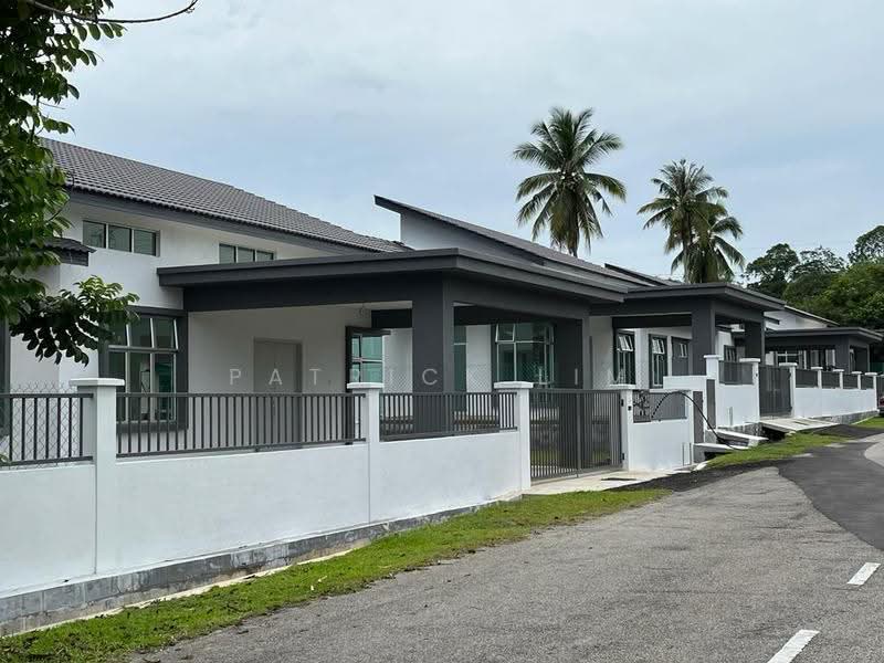 Rumah Berkembar untuk Dijual di Alor Gajah (Melaka) - Patrick Lim - Exterior - PropertyGuru.com.my