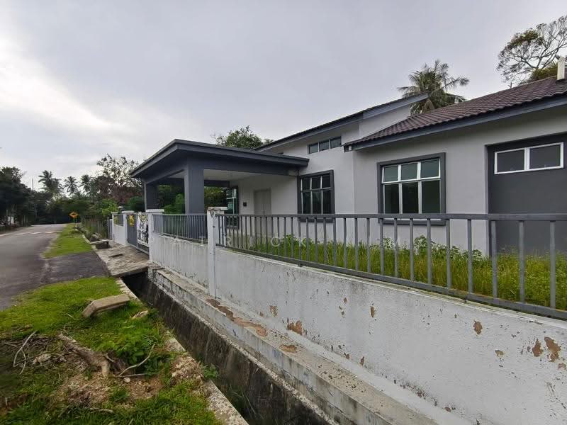 Rumah Berkembar untuk Dijual di Alor Gajah (Melaka) - Patrick Lim - Exterior - PropertyGuru.com.my